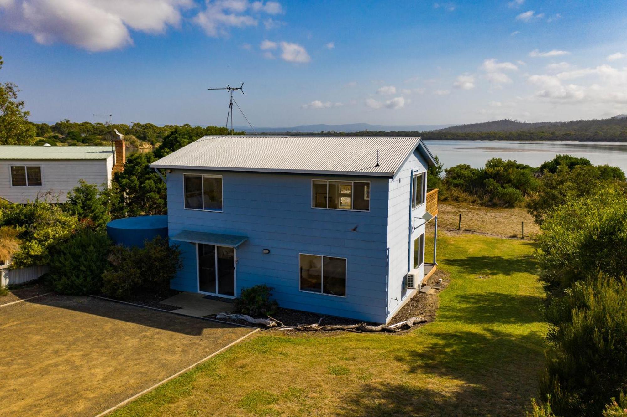 The Blue House Villa Coles Bay Bagian luar foto